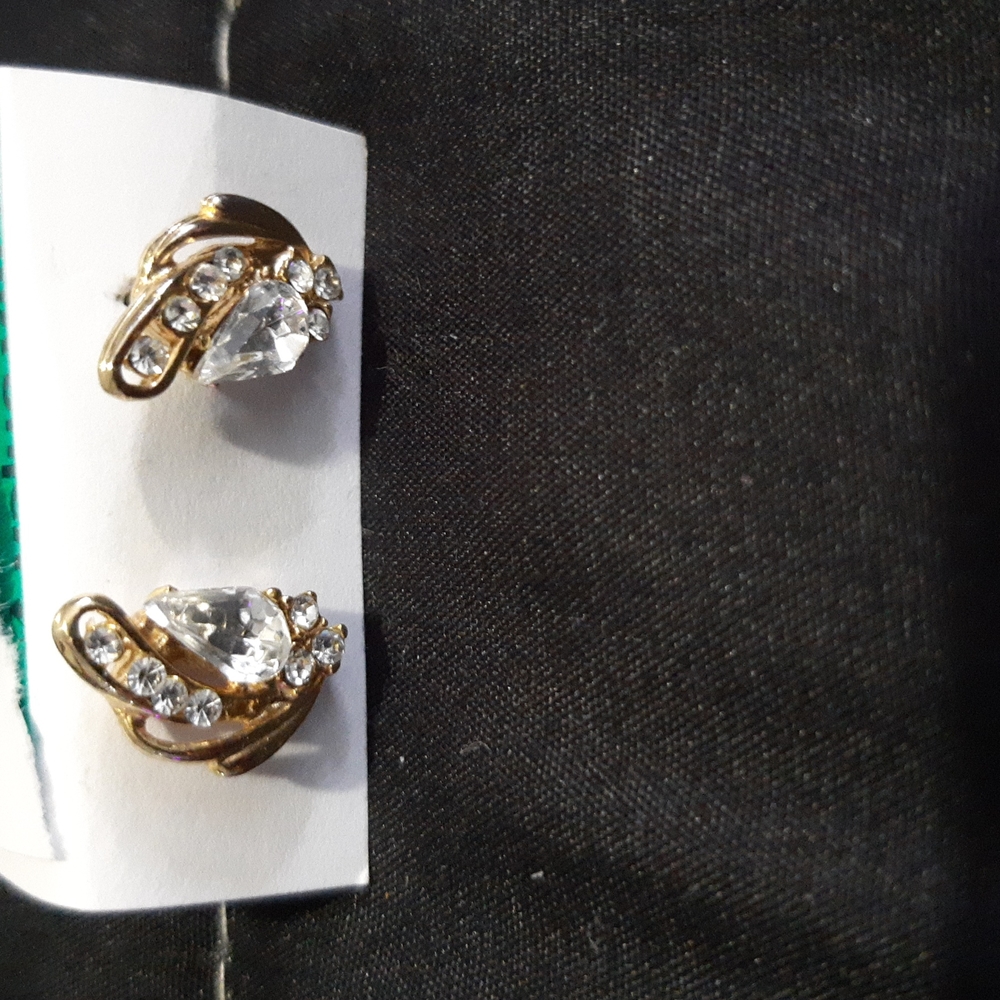 Beautiful earrings - Picture 2 of 2